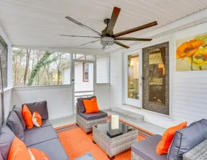 Modern 4BR 2BA Villa Near Bucknell with Pool - Image 3