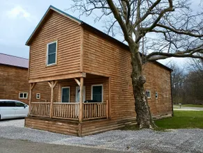 The Aloha Retreat in Ashtabula - Image 2