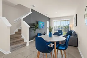2BR Townhome close to Downtown/Beaches/UNF. - Image 4