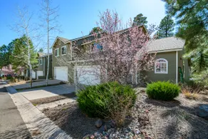 Elegant Urban Jewel with Zen Backyard and HOT TUB - Image 5