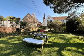 Dog friendly. Views of Wootton creek, price drop! - Image 3