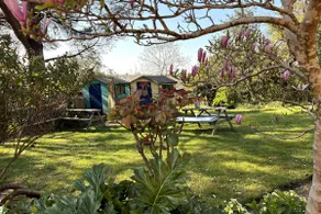 Dog friendly. Views of Wootton creek, price drop! - Image 4