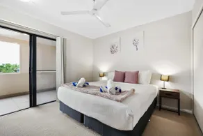 Stylish Apartment near Esplanade & City Centre - Image 4