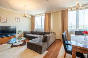Elegant Aristocratic 2 BDRM Flat, TOP Location - Image 2
