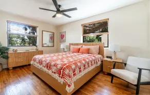 steps from San Marco square & Riverwalk with yard - Image 4