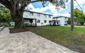 steps from San Marco square & Riverwalk with yard - Image 2