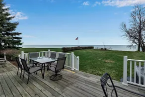 Lake Ontario Cottage- 5 beds + Fire pit - Image 3
