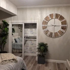 Ultra modern guest house - Image 3
