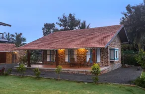 Lake House Marigold | 1BR Plunge Pool - Image 4