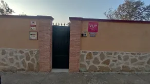 A chalet with a salt pool in the downtown area (VUT) - Image 2