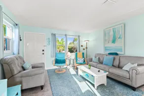 Seabreeze Oasis Near Beach. - Image 5