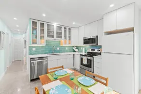 Seabreeze Oasis Near Beach. - Image 3