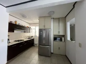 Family-friendly and central apartment - Image 5