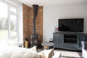 Cosy Countryside 2-Bedroom Guest House - Image 3