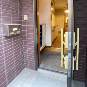 Neko Wanz Shin-Koiwa 1F, Disneyland 20 minutes, Tokyo Station 10 minutes, Japanese and Western rooms - Image 4