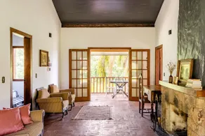 Casa Amarela: fireplace, balcony, view and space - Image 2