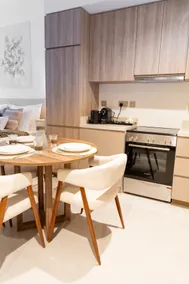 Studio with Kitchen & Balcony - Image 5