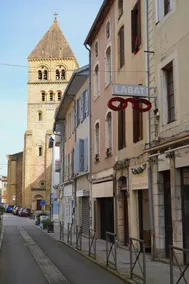 UBAC – Cozy, Stylish, and Quiet in the Historic Center - Image 5