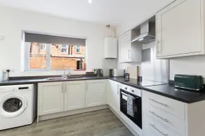 Charming 4-Bedroom Retreat in Blyth - Image 2