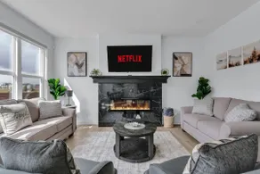 Luxury House in Seton SE (AC/Garage/BBQ/2 Kitchen) - Image 2
