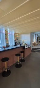 Privately managed room in a hotel building - Image 4
