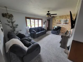 Mimo's Maplewood Home - Image 5