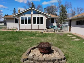 Mimo's Maplewood Home - Image 3