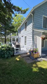 Waterfront Cottage on Cozy Harbor in Southport, ME - Image 2