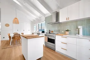 Sandcastle Coastal Retreat - Image 4