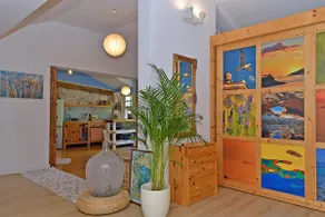 Unique Central Harbor Living - Image 5