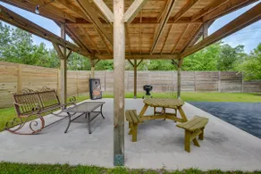 The Mermaid Cottage- central location/pool/more! - Image 5