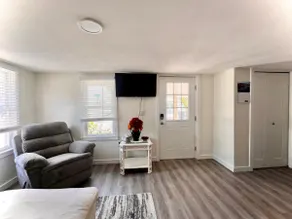 Coastal Cottage Stay - Image 3