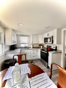 Coastal Cottage Stay - Image 4