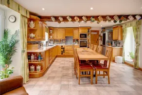 Stunning Cotswold Cottage Nr Country & River Walks - Image 3