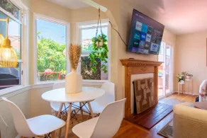 Walk to Beach • La Jolla Home + Free Parking - Image 2