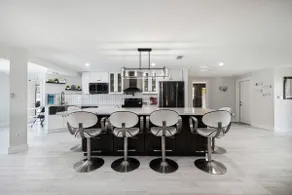 Excellent Location! Gulf Access, Heated Pool Chic! - Image 3