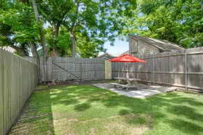 Tchoup House One - Image 3