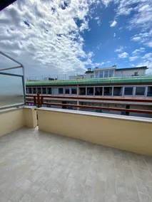 Bright four-room apartment in the center - Image 2