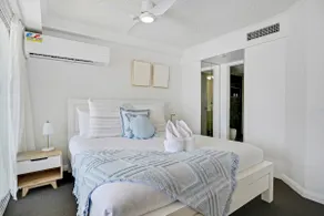 Modern Coastal Escape at Alex - 1min to beach - Image 4