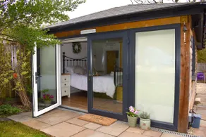 Holders Cabin - Image 2