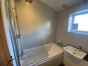 Marble Lodge at The Paddock | 2BR | Free Parking - Image 5