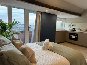 The Glamorous Chic Garden view Apart R4 - Image 3