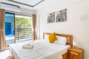 Lavish 3BHK Apartment Near Apollo Hospital - 1 - Image 3