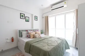 Trendy 2bhk Apartment near BKC - Image 3