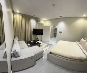 Quiet and upscale studio in an excellent location close to services - Image 2