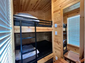 Deluxe Cabin - Image 4