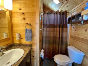 Deluxe Cabin - Image 5