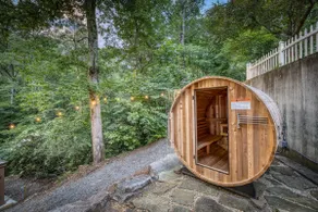 Ultimate Creek Experience-Hot tub/Sauna/Fishing - Image 2