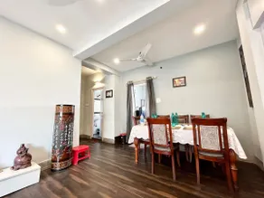 Lavish 2BHK Apt in Ballygunge, Heart of Kolkata - Image 3