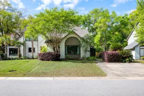 Renovated! Coastal 3 Bedroom in the Heart of MTP - Image 5